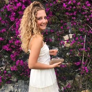 Meet your Posher, Elisa